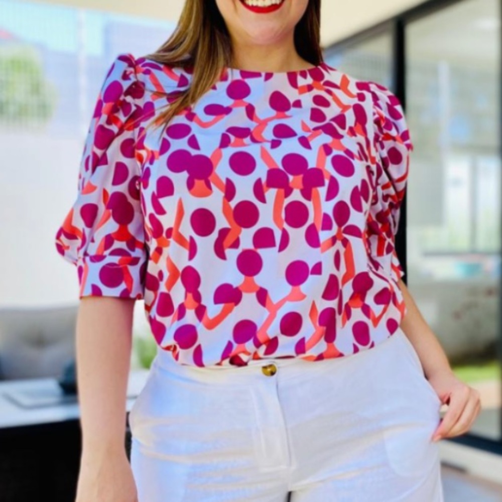 Short puff sleeve round neck blouse size S/M